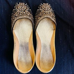 Pakistani/Indian khussa